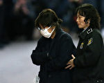 今年11月3日，崔順實為接受審查，走進首爾瑞草區首爾中央地方法院。( KOREA POOL/AFP/Getty Images)